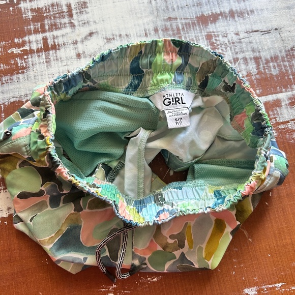 Athleta Girl Play More 3” Shorts Cool and Breezy Size 7 Rt $39 Watercolor - Picture 6 of 6